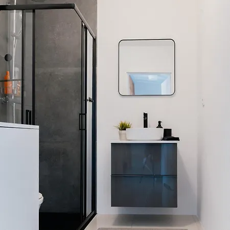Modern City Centre Studio - Air Conditioning - Near Wroclaw Main Station شقة *
