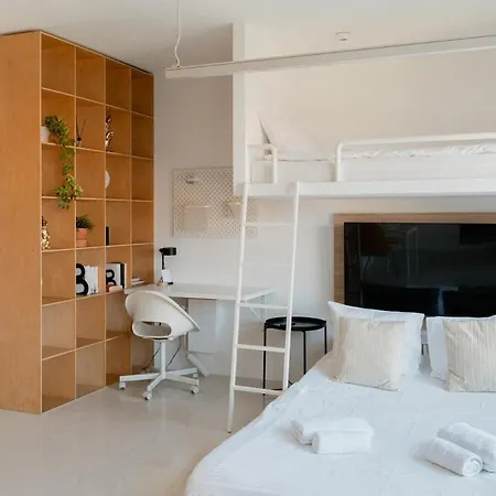 Modern City Centre Studio - Near Wroclaw Main Station - Free Public Parking - Ac *