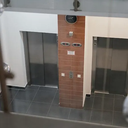 Modern City Centre Studio - Air Conditioning - Near Wroclaw Main Station